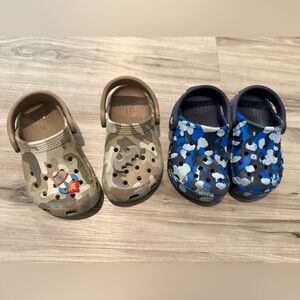 CROCS Kids' Tan and Blue Classic Clogs